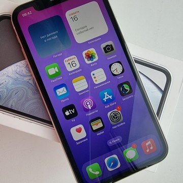 Apple iPhone XR 64 GB (цвет белый)