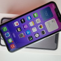 Apple iPhone XR 64 GB (цвет белый)